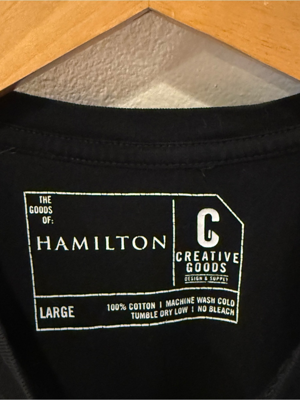 Official Hamilton Black Short Sleeve Tee with Gold Star Logo - Picture 2 of 3